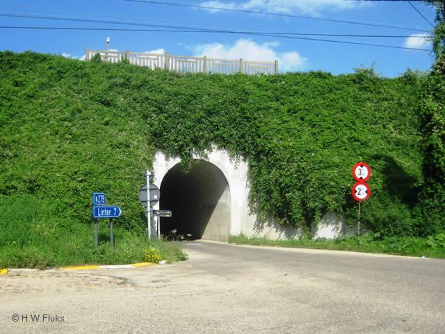0102n279