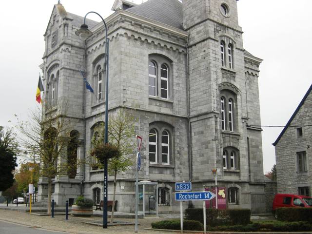 1026n835