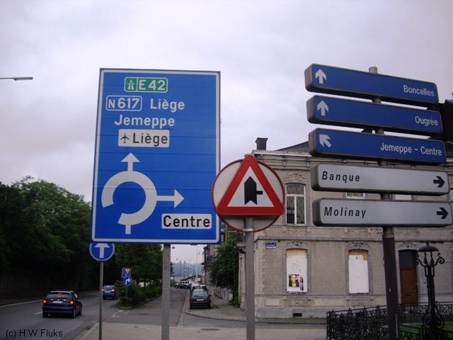900n617