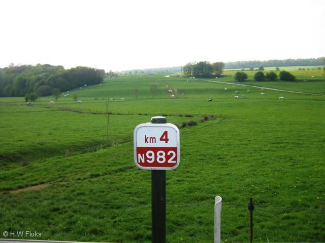 7596n982