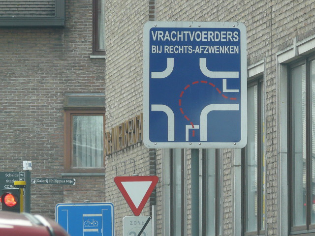 P1210806vrachtvoerdersafzwenken