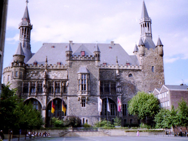 20150122010358_02aachen