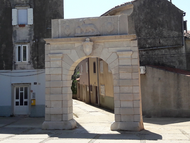 20180526_141527cres