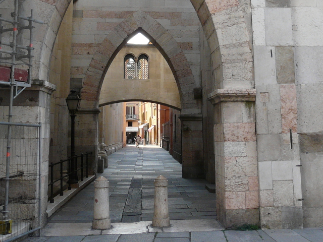 P1060873modena