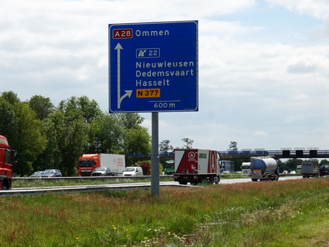 DSC01021a28zx22