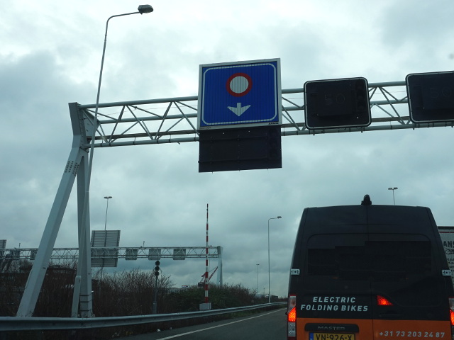 DSC05672a4zbenelux