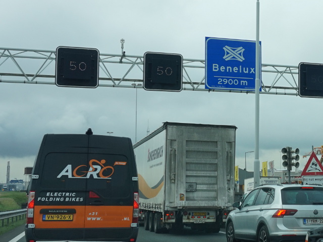 DSC05673a4zbenelux