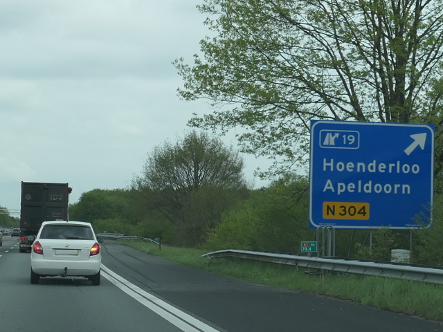P1040395a1ox19