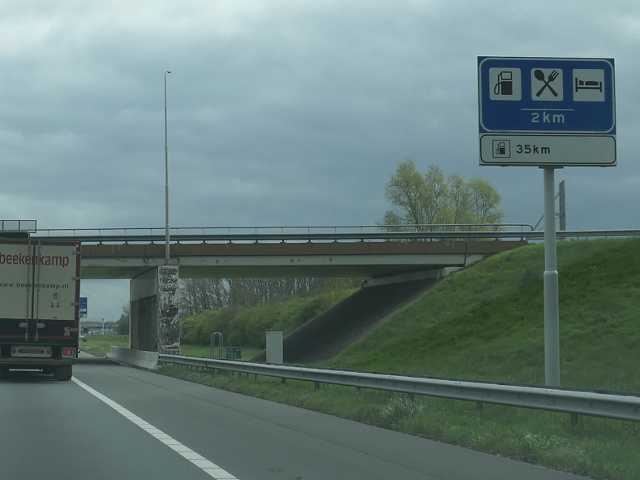 P1020577a1ox26