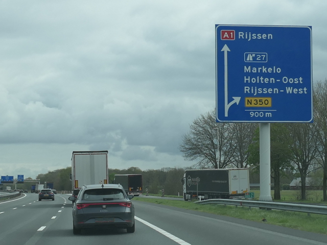 P1020582a1ox27