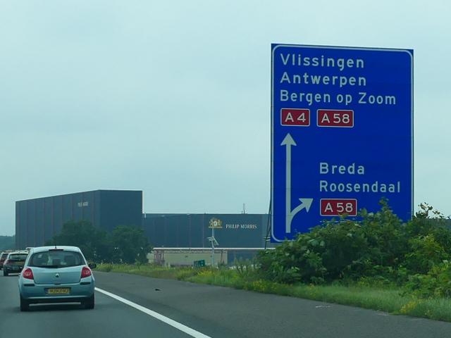 P1120399a4zzoomland