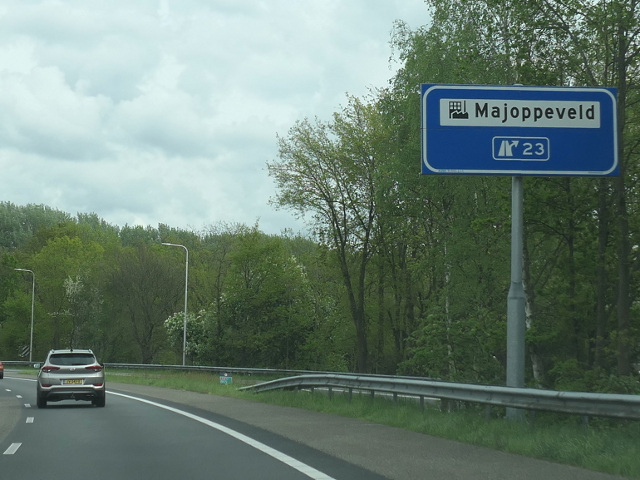 P1030715a58ox23