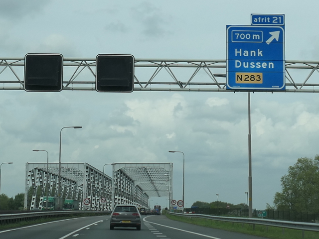 P1030798a27nx21