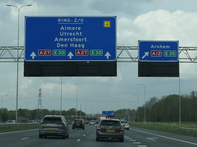P1030843a27nlunetten