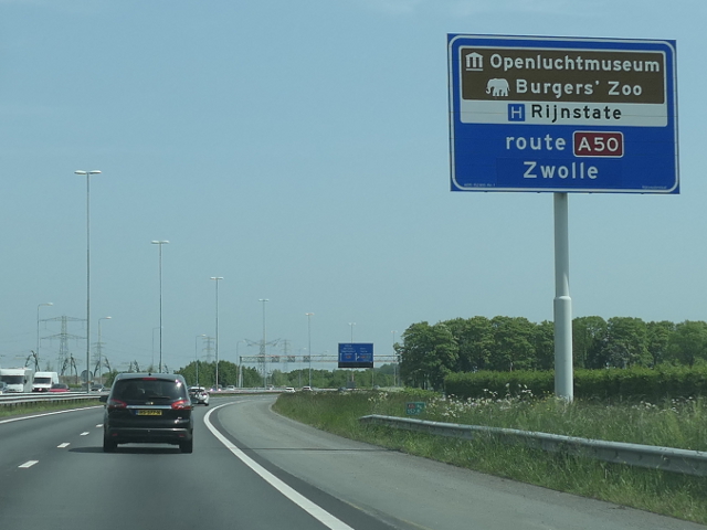 P1050345a15ovalburg