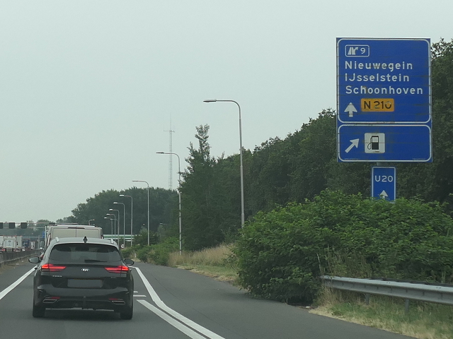 P1070735a2zx9