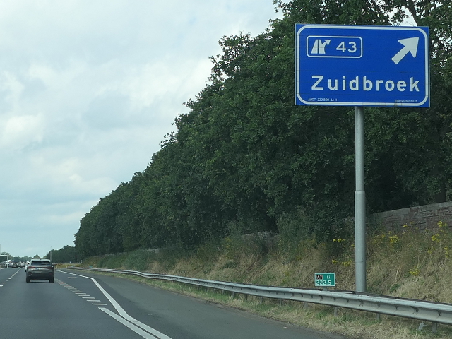 P1080951a7zx43