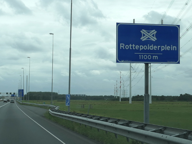 P1090764a9zrott