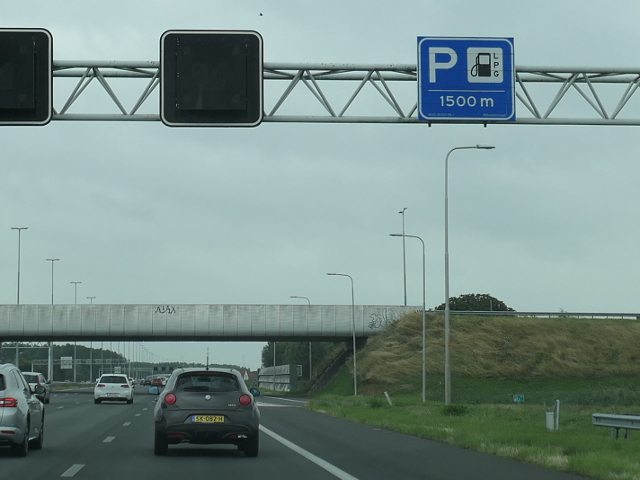 P1090930a2zbisde