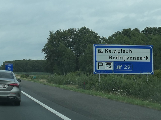 P1100021a67ox29