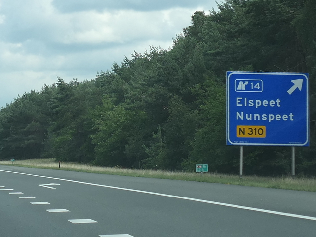 P1100292a28nx14
