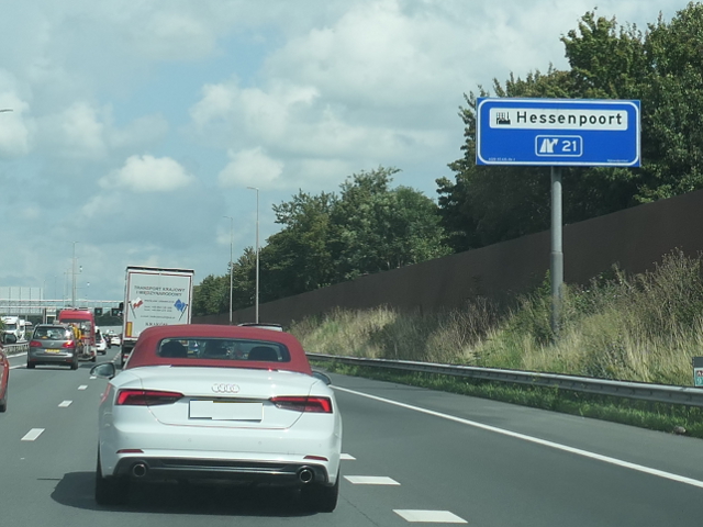 P1100331a28nx21