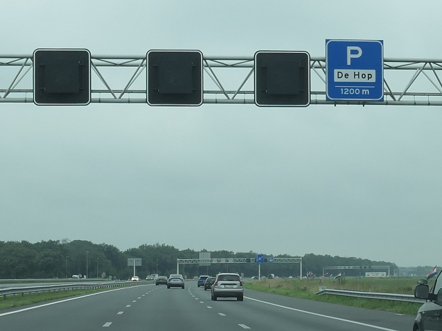 P1100721a1wdehop