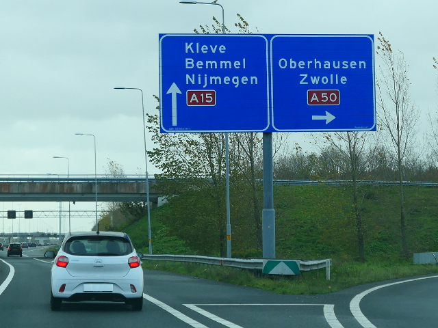 P1180959a15ovalburg