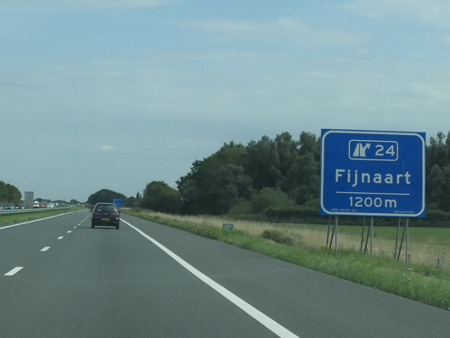 P1110170a59ox24
