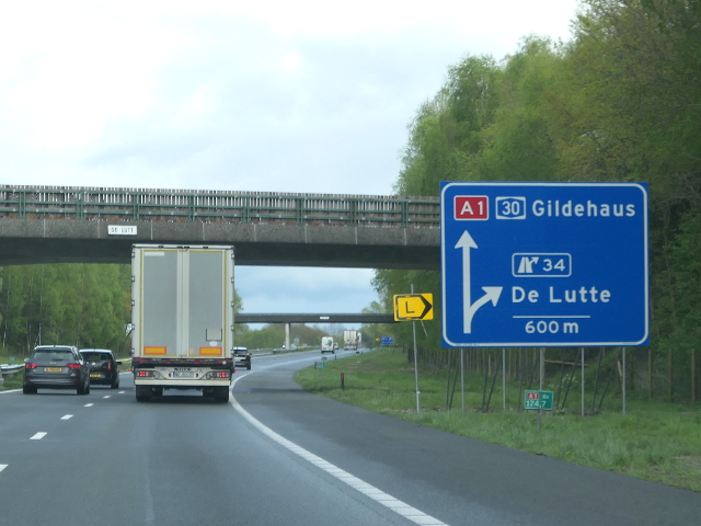 P1270066a1ox34