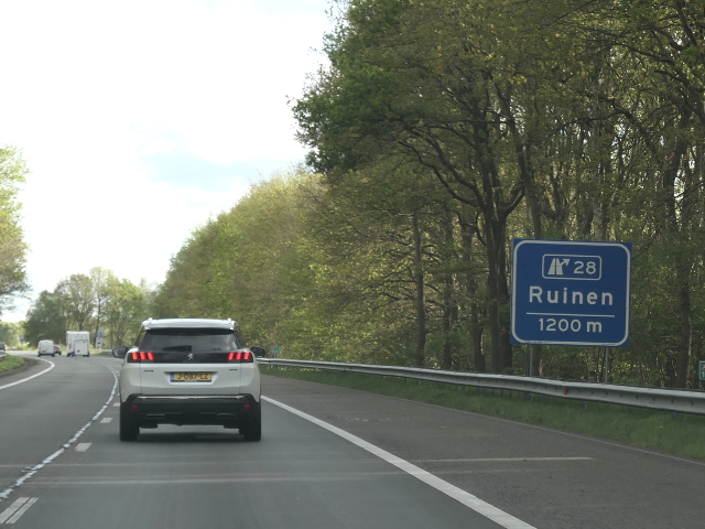 P1270468a28zx28