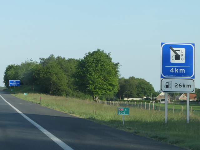 P1280025a32zx5