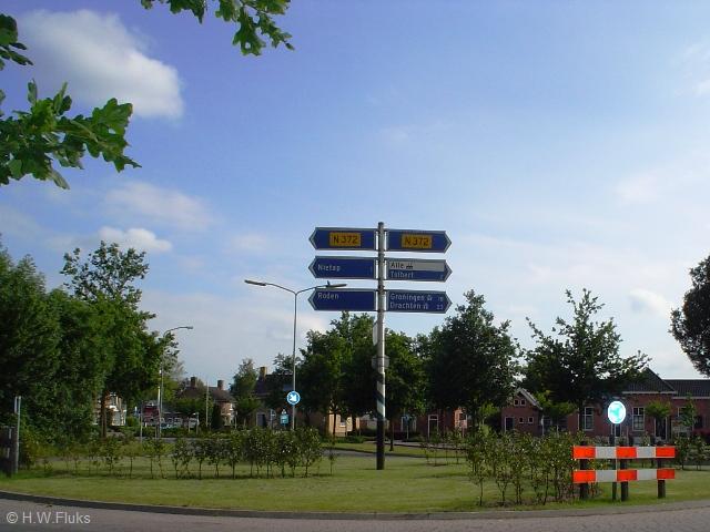 n372