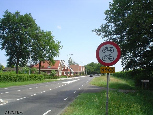 n963