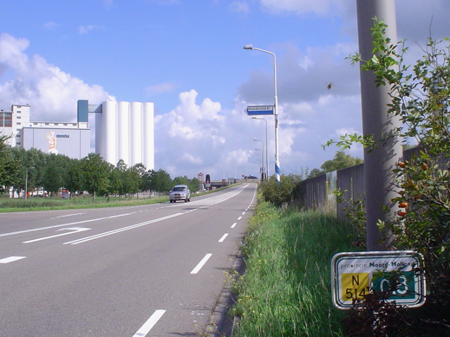 DSC08015n514