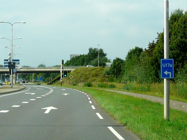 P1260813u17a