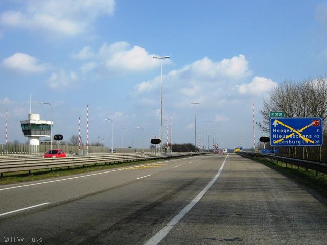 i009