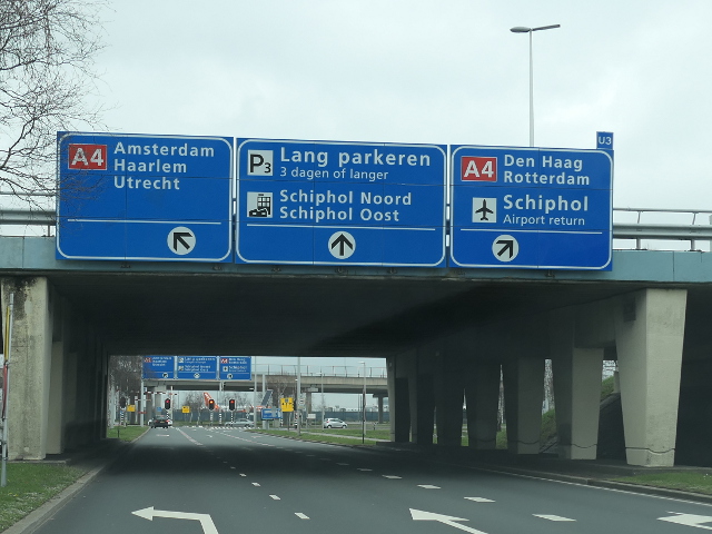 P1000206u3a4schiphol