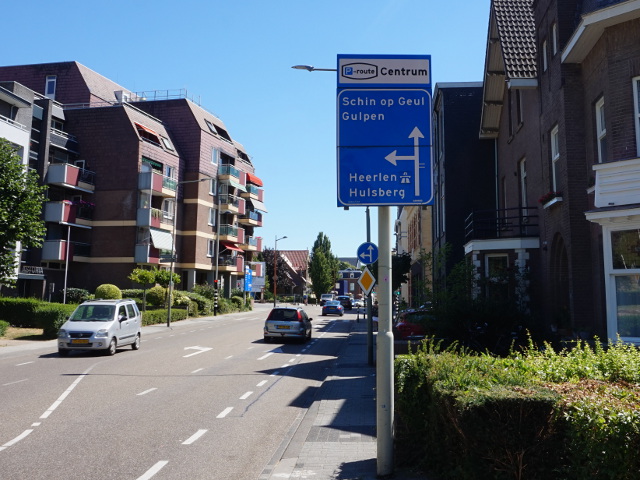 DSC01000valkenburgkleinwegwijzertje