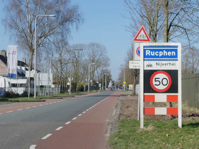 P1350115nijverheirucphen_w