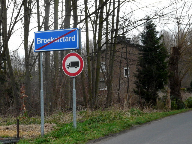 P1030717broeksittard
