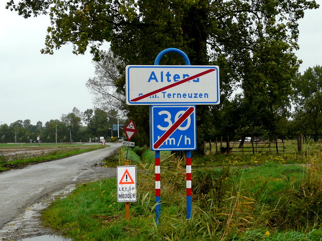 P1000778altena