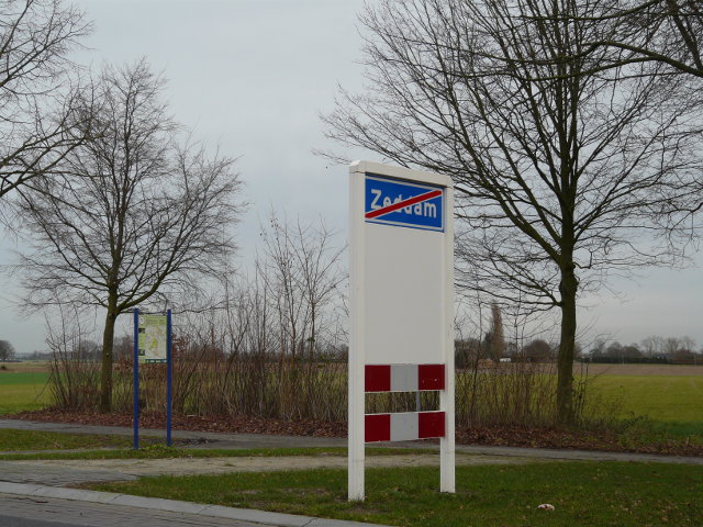 P1020537zeddam