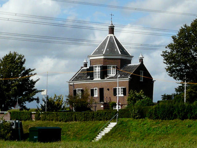P1090588maasdijk