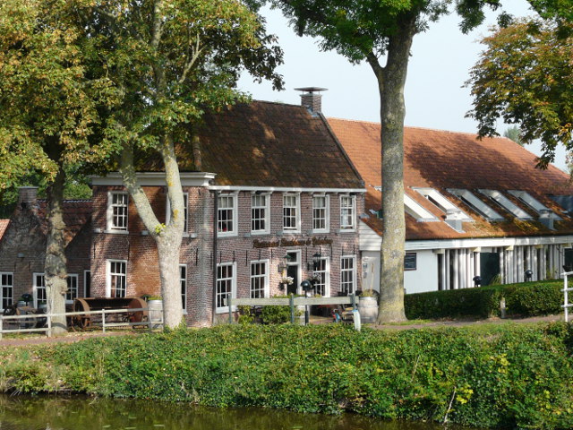 P1100368dokkum