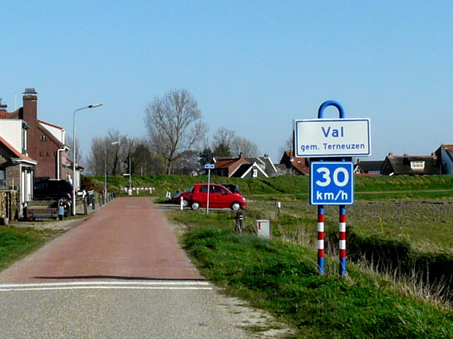 P1040226val