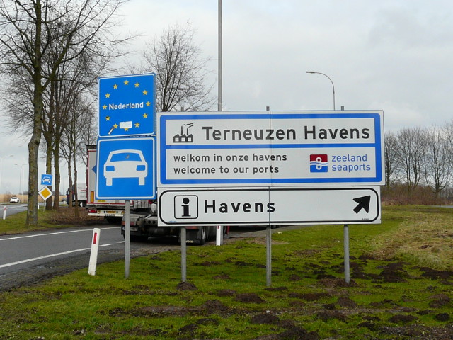P1130010terneuzenhavens