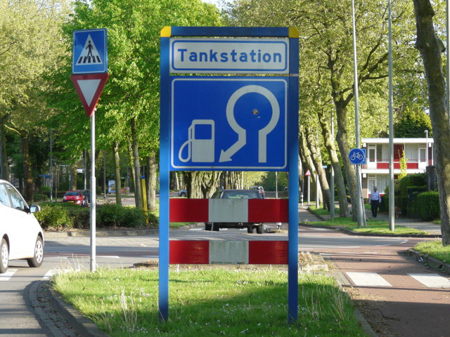 P1150397heerlentankstation