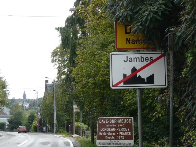 P1100789jambes_e