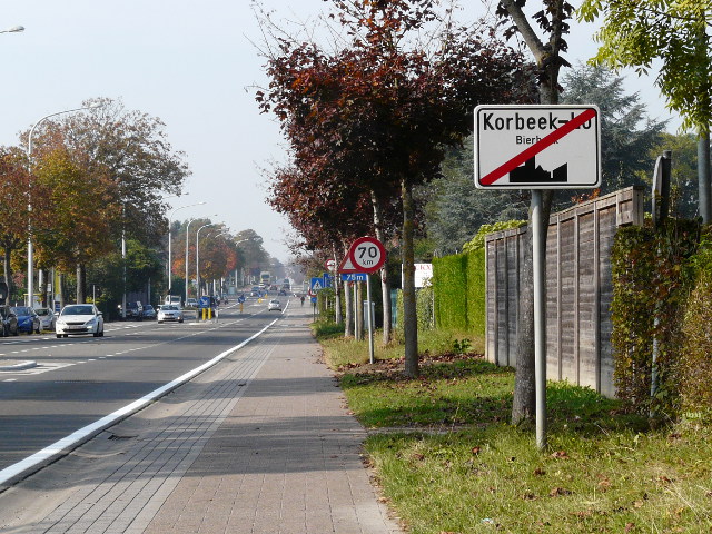 P1290453korbeeklo_e